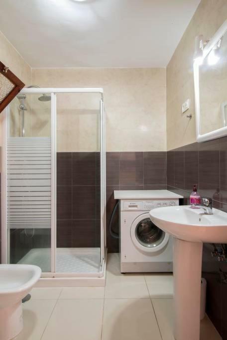 Bravo 23 Apartment Fuengirola Bagian luar foto