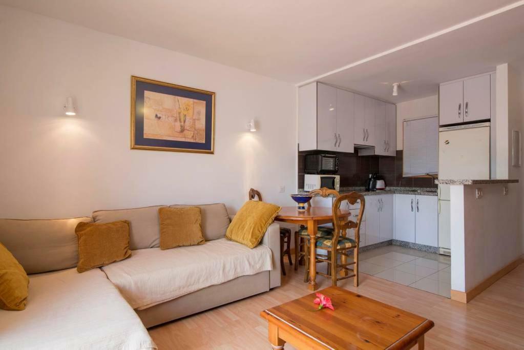 Bravo 23 Apartment Fuengirola Bagian luar foto